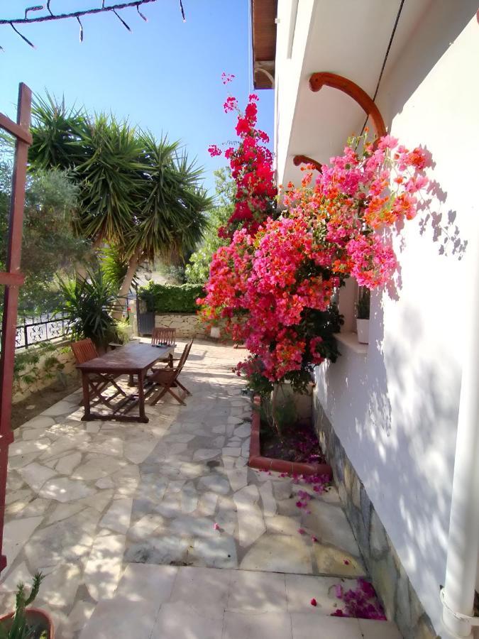 Beyaz Ev Apartment Seferihisar Bagian luar foto